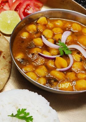 A picture of Punjabi Chole.