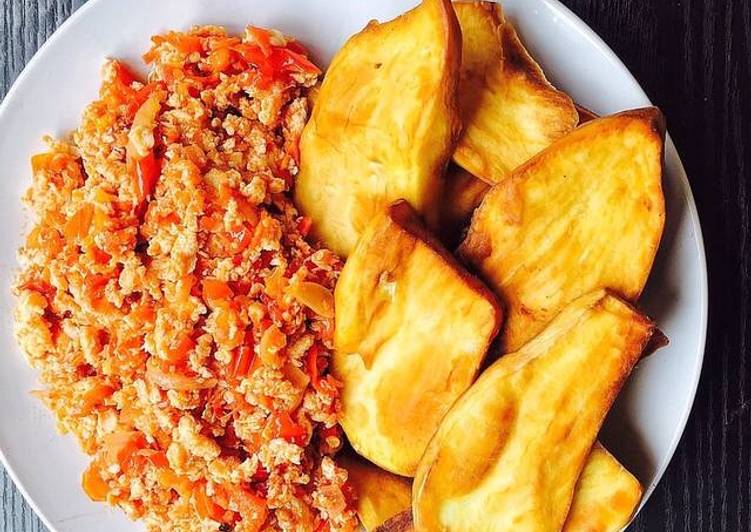 Scrambled eggs and sweet Potato fries