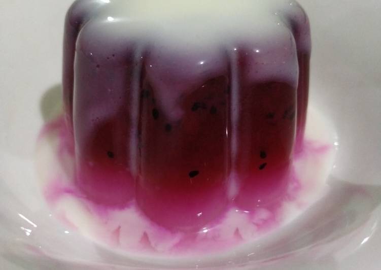 Puding susu buah naga