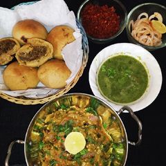 A picture of Litti chokha.