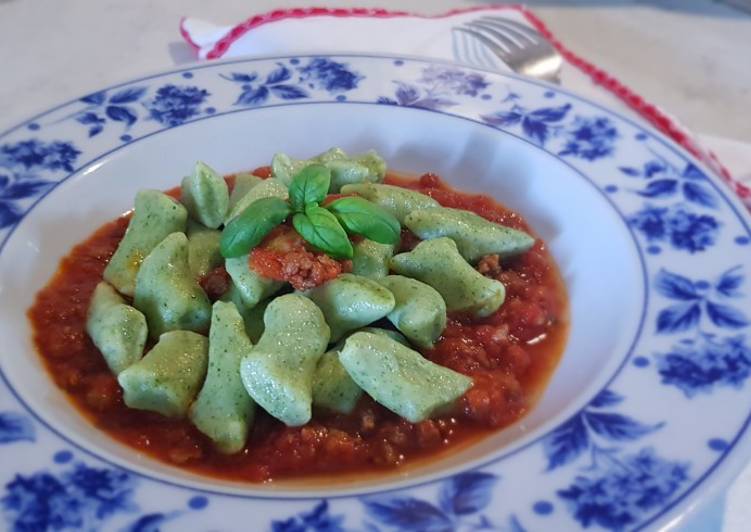 Gniochi di patate con spinaci