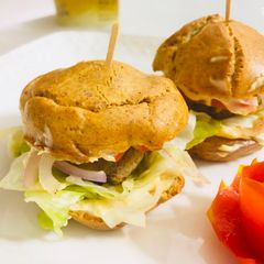 A picture of Keto beef burger.