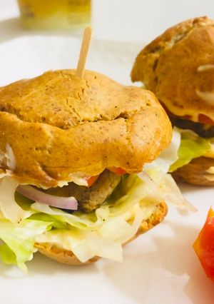 A picture of Keto beef burger.