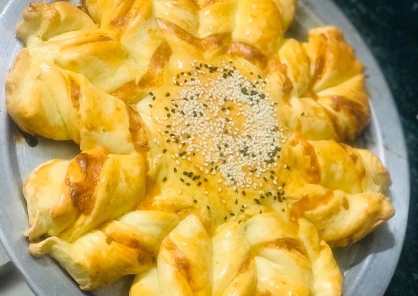 Cheese garlic stuffed bread