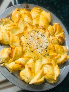 A picture of Cheese garlic stuffed bread.