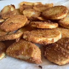 A picture of Crispy Potato slices.