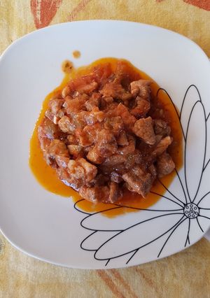 Una foto de Magro con tomate