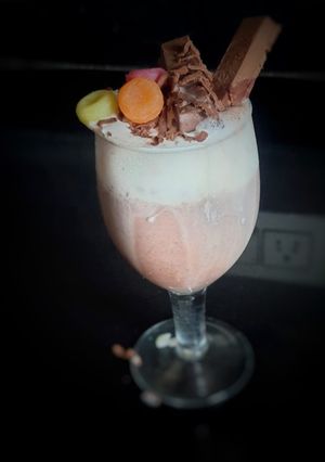 કોલ્ડ કોકો વિથ આઇસ્ક્રીમ (Cold Coco With Icecream Recipe In Gujarati) રેસીપી મુખ્ય ફોટો
