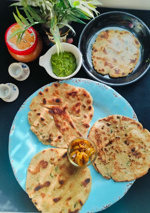 ज्वार का पराठा रेसिपी मुख्य फोटो