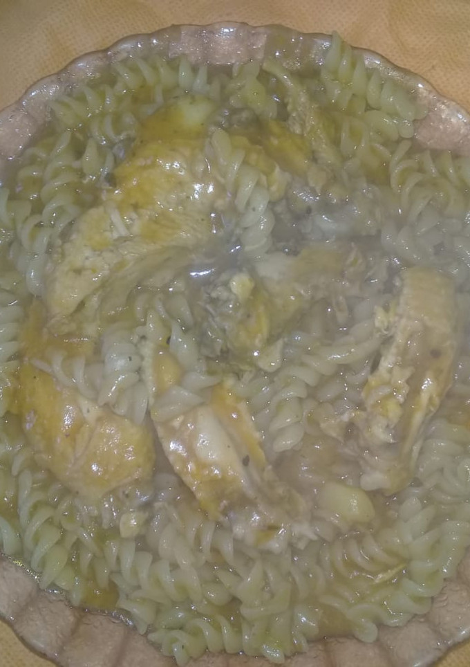 Una foto de Guiso de fideos con pollo a lo Mirko!!!