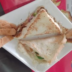 A picture of Bread Shawerma.