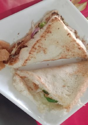 A picture of Bread Shawerma.