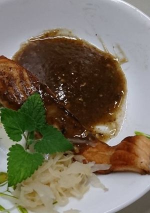 乾煎鮭魚菲力 的食譜成品照片