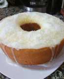 Budín de limón con cobertura de glacé y coco