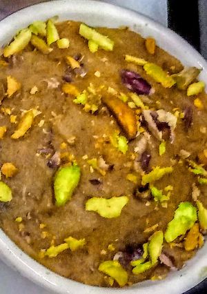 A picture of Wheat flour halwa.