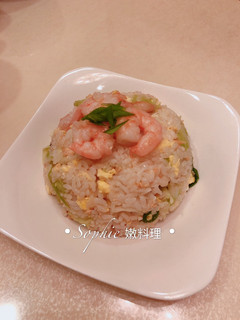 蒜香蝦仁🍤蛋炒飯 的食譜成品照片