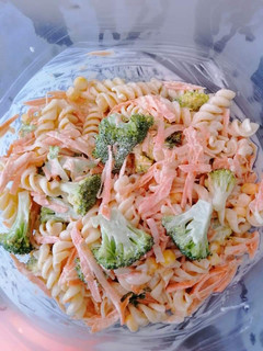 Una foto de Ensalada fría.🥰🥰😋😋