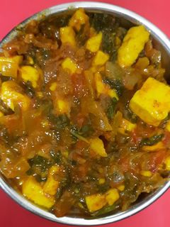 पनीर पालक भुर्जी (Paneer Palak Bhurji Recipe In Marathi) रेसिपी चे मुख्य फोटो