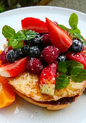 A picture of Bagel French toast.