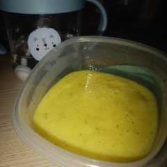 A picture of Ayam brokoli bumbu kuning.