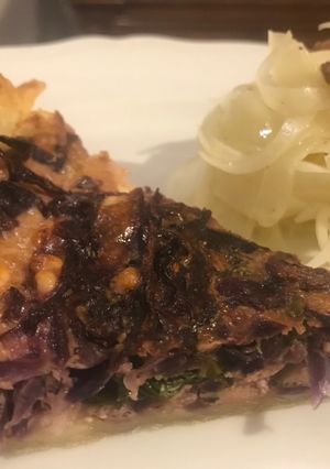 Foto di Torta di sfoglia con cavolo viola