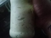 Una foto de cilantro y aceite