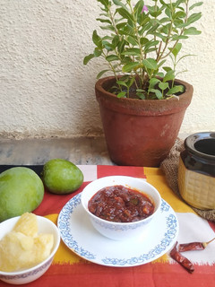 ગોળકેરી નું અથાણું (Golkeri Athanu Recipe in Gujarati) રેસીપી મુખ્ય ફોટો