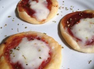 Foto di #214 Pizzette light di pasta sfoglia