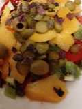 Ensalada con kiwi y melocotón