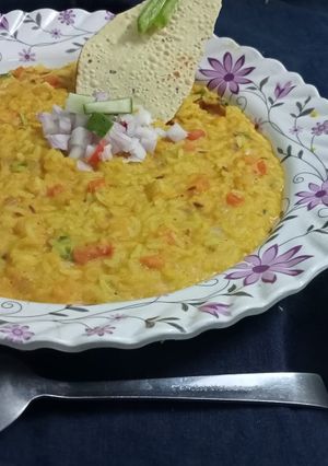 દાલ ખીચડી (Dal Khichdi Recipe In Gujarati) રેસીપી મુખ્ય ફોટો