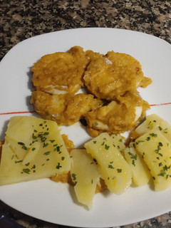 Una foto de Medallones de merluza con salsa de puerros a mi manera