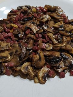 Una foto de Champiñones con jamón