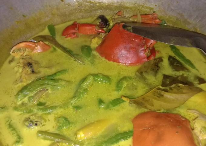 Gulai kepiting khas karo