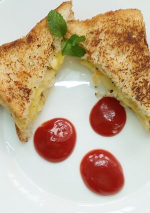 A picture of Potato omelette Sandwich.