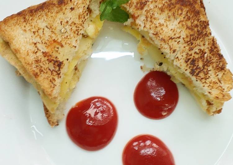 Recipe of Potato omelette Sandwich in 25 Minutes for Family