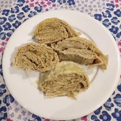 A picture of Steamed Beancurd Roll.