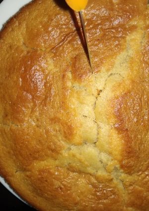 A picture of Pinneaple cake #4weekschallenge.