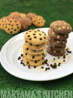 A picture of Chocolate chips cookies.