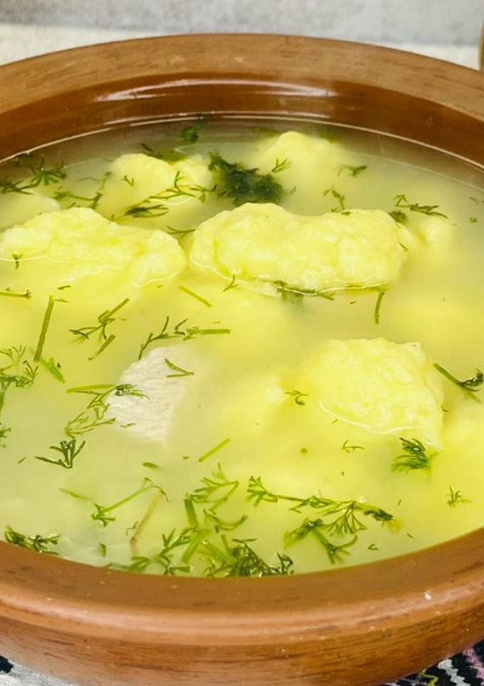 Бабусин рецепт юшки з картопляними галушками/Дуже смачна традиційна українська страва)