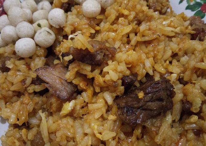 Bagaimana Menyiapkan Nasi goreng kambing yang Enak Banget