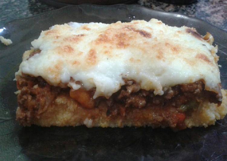 Idea: Tarta de polenta a la bolognesa a prueba de recalentadas!