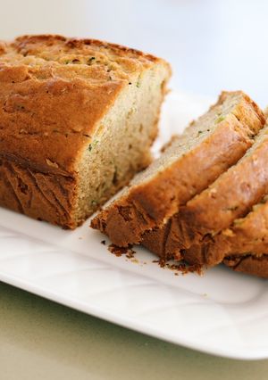 Una foto de Pan de Zucchini con Yogurt!! 🥒