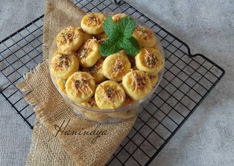 Siap Saji Garlic Cheese Cookies Yummy Mantul