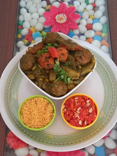 ઊંધિયું (Undhiyu Recipe In Gujarati) રેસીપી મુખ્ય ફોટો