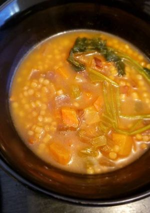 Una foto de Sopa de verduras con pasta de balín "fácil y deliciosa"