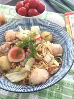 10分鐘完成鐵板料理 【台式炒泡麵】 的食譜成品照片