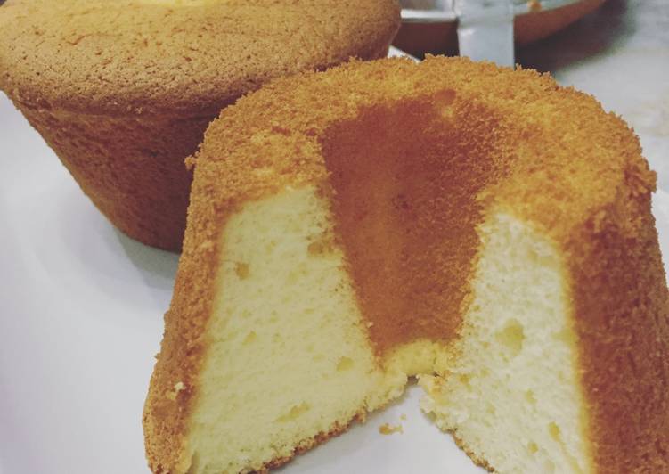 Lemon chiffon cake