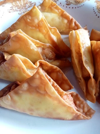 Langkah Gampang Membikin Resep  Pangsit goreng isi Ayam Tahu yang Bikin Ngiler, Lezat Sekali