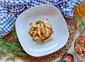 Foto di Pasta con Acciughe, mollica atturata e finocchietto selvatico