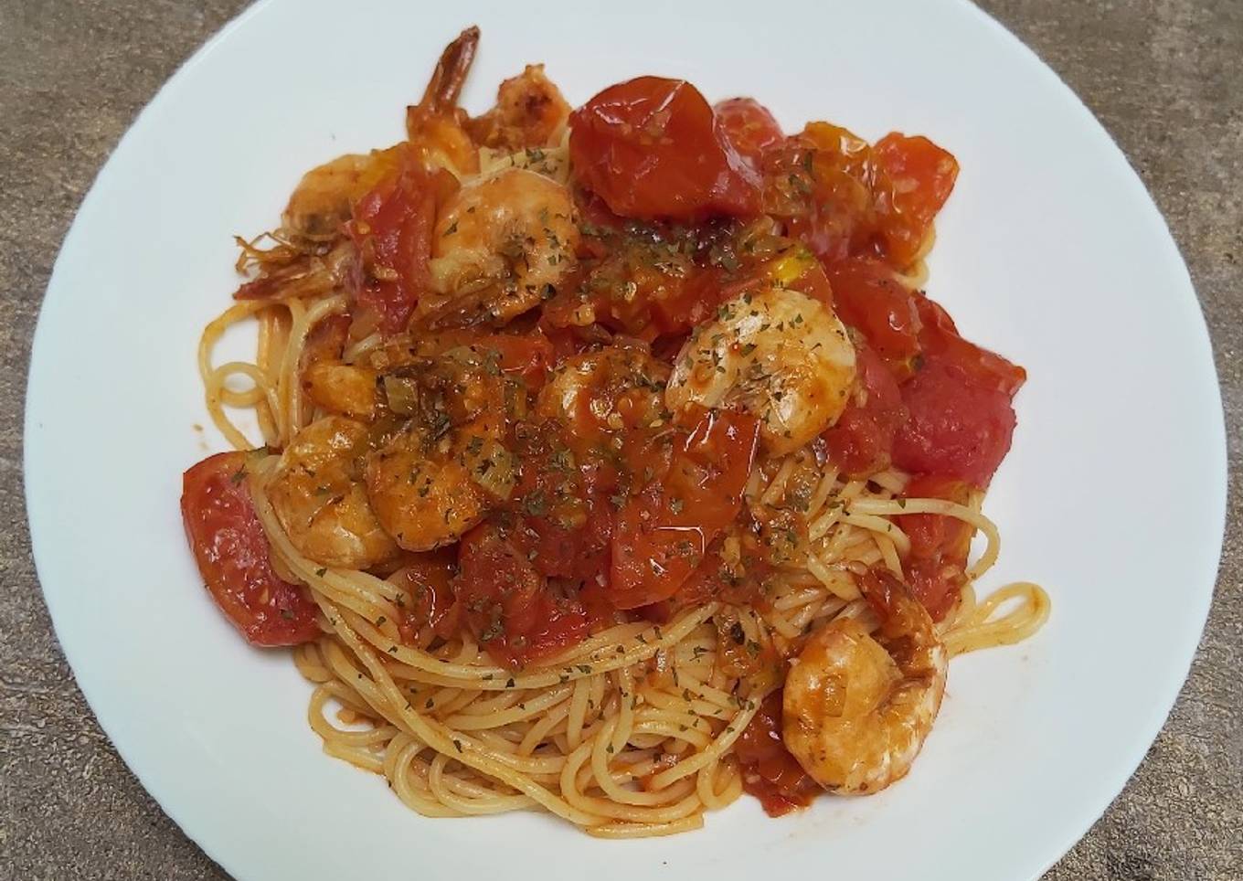 Spaghetti udang saus tomat